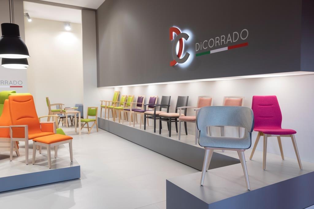 Esposizione sedie stand personalizzato realizzato per Di Corrado - Foto 2